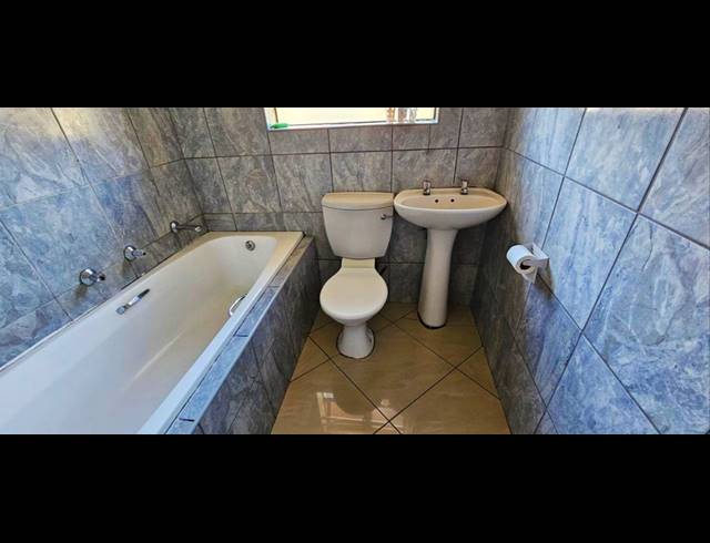 3 BEDROOM TOWNHOUSE FOR SALE IN SOUTH CREST